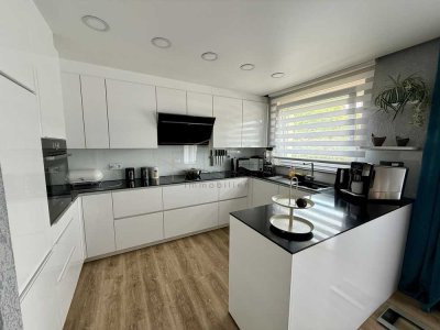 Schöne und große 5,5-Zimmer-Wohnung in Pattonville – sofort verfügbar, mit Balkon, Carport & EBK
