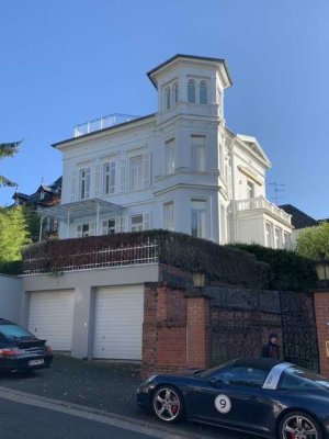 Elegante Altbauwohnung in freistehender Jugendstilvilla mit Balkon & Bestlage | Americans welcome