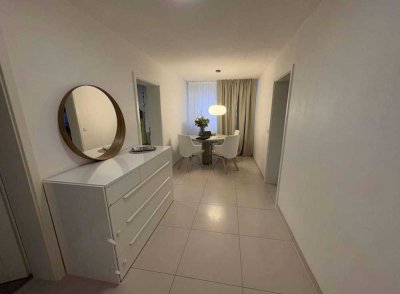 Schöne Sanierte 3,5-Zimmer-Wohnung mit Einbauküche, Aufzug & 2 Außenstellplätzen zu verkaufen