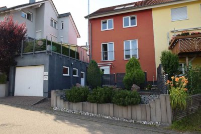 Ansprechende 6-Zimmer-Doppelhaushälfte in Malsch-Völkersbach
