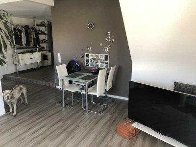 2,5 Zi Wohnung in 2-Familienhaus, 77m2 Innenfläche + 30m2 Dachterrasse, offene Gestaltung