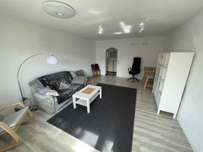 Ruhig gelegene, sonnige 3-Zimmer-Wohnung mit EBK in Bempflingen