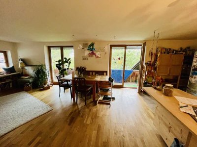 5-Zimmer Wohnung, vollsaniert, mit Balkon in Brannenburg