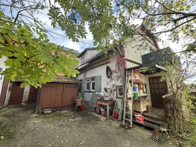 Eine Doppelhaushälfte in Ballstädt zum Ausbau - mit naturbelassenem Garten für Tierhaltung