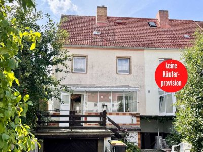 HORN IMMOBILIEN ++ Neubrandenburg Vogelviertel, Haus mit Grundstück, Terrasse und 3 Garagen