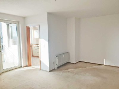 2-Zimmer-Wohnung mit Aufzug u.Balkon/ inkl. Küche und gr. Wohnzimmer