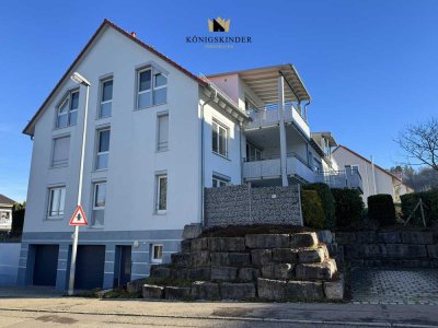 Tolle 3,5 Zi. Wohnung mit Gartenanteil, Garage, EBK und Aufzug