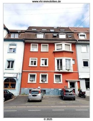 *Super 8 Familienwohnhaus in einer guten zentralen Lage von Aschaffenburg mit Innenhof + 4 Stellp.*