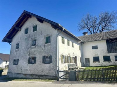 Ehem. landwirtsch. Anwesen mit Nebengebäuden zur vielseitigen Nutzung - stark sanierungsbedürftig!