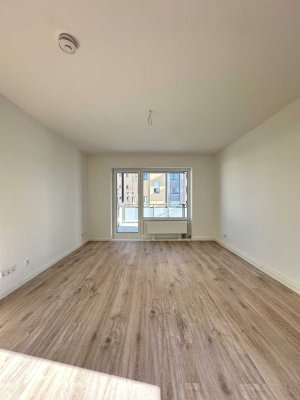 *Erstbezug nach energetischer Modernisierung* Großzügige 3 ZKB mit Balkon in Langen!