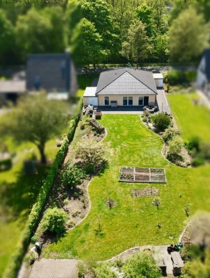 Moderner Fertighaus-Bungalow mit Wärmepumpe, großem Garten & hochwertiger Ausstattung