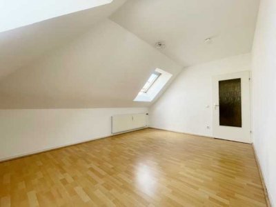 REFORCE - Gemütliches Dachgeschossapartment im Belgischen Viertel