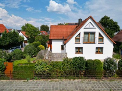 Top gepflegt mit viel Platz und traumhaftem Garten!