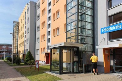 2-Raum-Wohnung in Debschwitz mit Balkon und Badewanne
