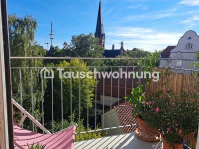 Tauschwohnung: Wunderschöne Altabuwohnung mit Balkon