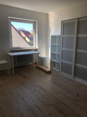 Stilvolle, sanierte 2-Zimmer-Dachgeschosswohnung in Stuttgart