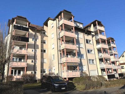 Traumausblick und Aufzug inklusive... helle, großzügige 3 Zimmer-Wohnung mit Südloggia und Garage