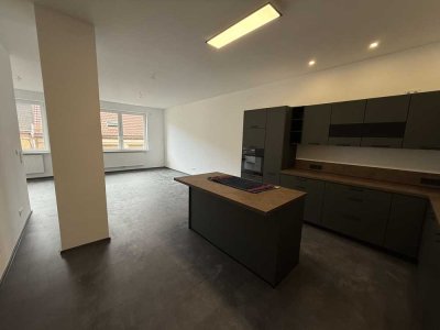 Schöne, modernisierte Wohnung mit PKW Stellplatz zu verkaufen