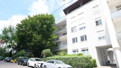 * 4-Zimmer-Wohnung in top Lage * 2 Balkone * Terrasse * Garten *