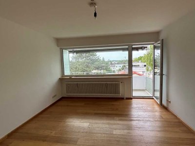 Einziehen & wohlfühlen: Top-renovierte Wohnung mit Balkon in bester Lage
