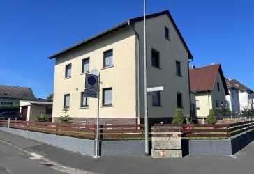 Attraktives Mehrfamilienhaus in Flörsheim am Main – solide Kapitalanlage mit Potenzial