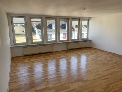 Grosszügige 2-Zimmer Wohnung Ffm.-Sachsenh. von privat.