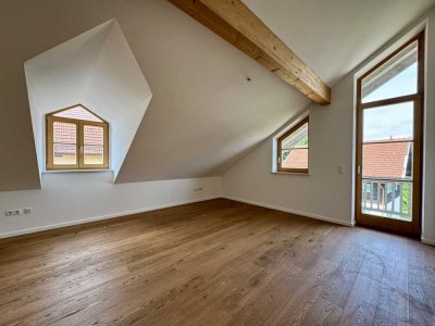 Moderne Dachgeschosswohnung auf Neubau-Niveau, frisch saniert, ruhig, sonnig im Herzen von Miesbach