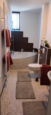 Helle Altbauwohnung mit Dachterrasse, offener Wohnküche & ruhiger Lage nahe Nordbahntrasse