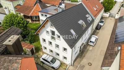 Stilvoll saniertes Bauernhaus mit zwei Wohneinheiten, Kamin & Photovoltaikanlage