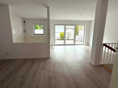 Moderne Maisonette-Wohnung in Köln mit Terrasse und Gartenblick