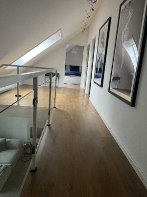 Galeriewohnung mit Charakter – stilvoll wohnen im Grünen!