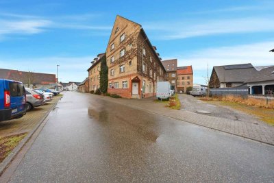 Großzügige 4 Zimmer Wohnung in Friedrichstal im EG