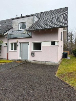 schöne Doppelhaushälfte in Ottweiler mit sonnigem Grundstück in Südlage