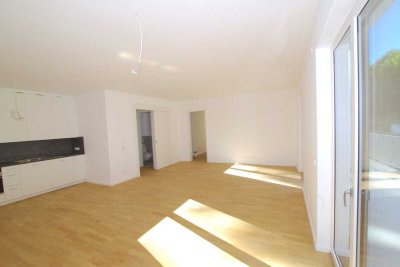 |Erstbezug - Moderne 3-Zimmerwohnung mit großer Terrasse|