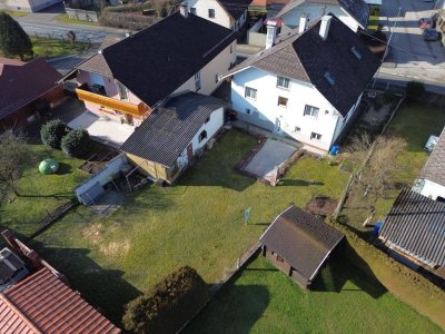 Familienfreundliches Wohnhaus mit zwei Wohneinheiten zum kleinen Preis in zentraler Lage in Timelkam