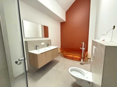 Exklusive Wohnung mit Design-Bad - Glasbadewanne in Orange, Balkon, Aufzug, Garage in DO-Hörde