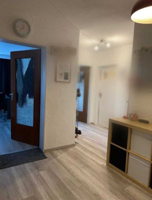 Klimatisierte helle 2ZKB-Wohnung mit gehobener Ausstattung und unglaublichem Blick in Homburg