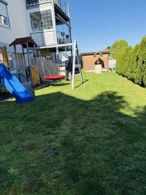 Schöne sonnige 3,5-Zimmerwohnung mit großem Gartenanteil.
