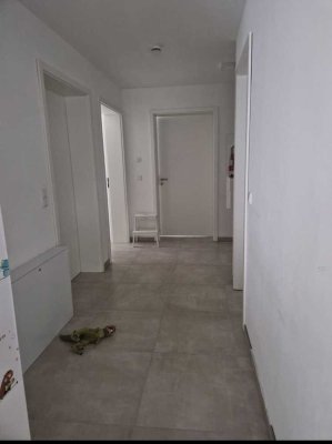 Wie Erstbezug *** NEUE 3
ZIMMERWOHNUNG im EG OHNE  BALKON !