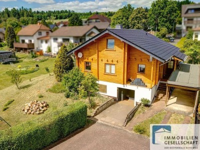 Wohnen im Blockhausstil! 
Einfamilienhaus in der Nähe von Hachenburg!