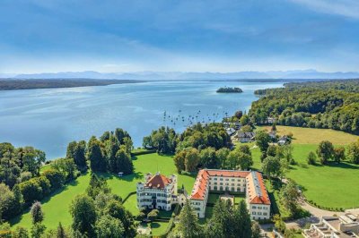 Elegante Wohnung im Schloss Possenhofen. Mit privatem Seezugang.