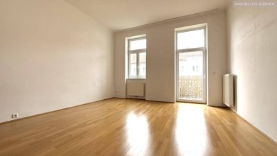 Top-sanierte, ruhige Altbauwohnung mit 4,5m² Balkon