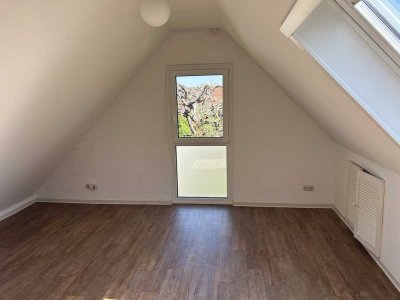 Helle, freundliche, modernisierte 1-Zimmer-Wohnung mit Einbauküche in Petersberg