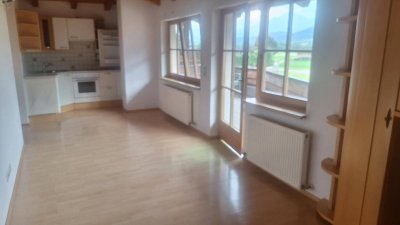 IL-Pettnau: Idyllische 1,5 Zimmer Wohnung mit Weitblick, großen Kellerabteil und 1 AAP-FL!