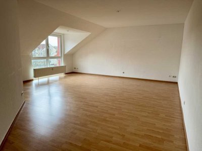Große Helle 3 Zimmer Dachgeschoss Wohnung im Hopfengarten