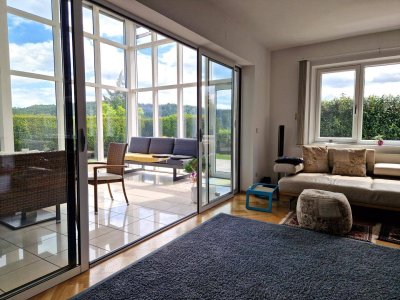 Lichtdurchflutetes Wohlfühlhaus mit Wintergarten und Pool – ** Hart bei Graz **