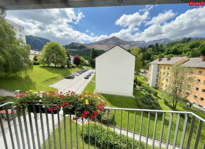 Wohnung mit Balkon - 2 Zimmer Komplettsanierung
