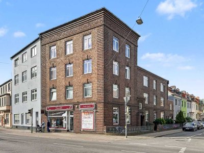 Helle vermietete 4-Zimmer-Penthouse-Wohnung mit guter Anbindung