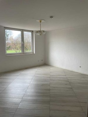 Attraktive 2-Zimmer-Wohnung mit Balkon und eigenem TG-Stellplatz – Toplage nähe Flughafen Köln/Bonn