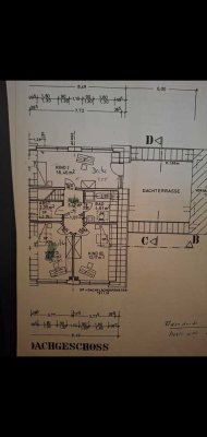 Stilvolle 3-Zimmer-Dachgeschosswohnung in einem EFH mit Dachterrasse und EBK in Adendorf